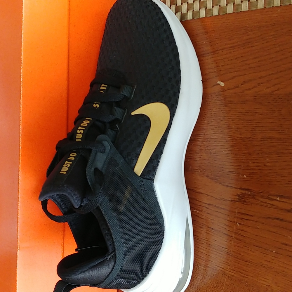 Brand New Nike Air Max Bella